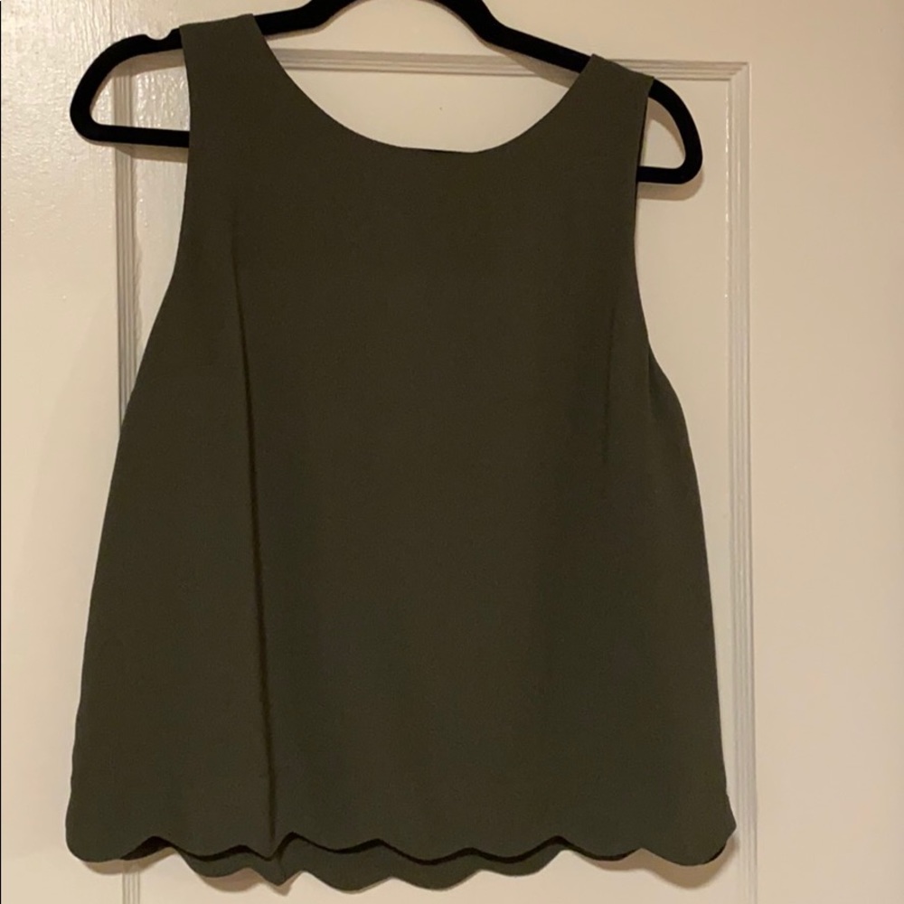 Scalloped tank top